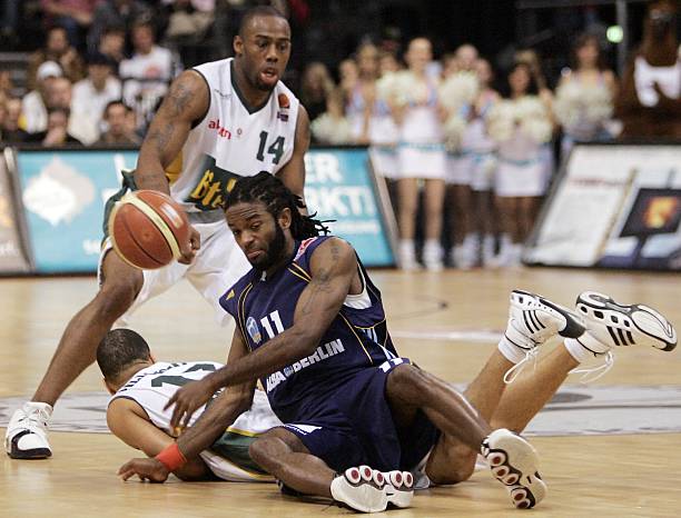 补球员在出 补球员在出