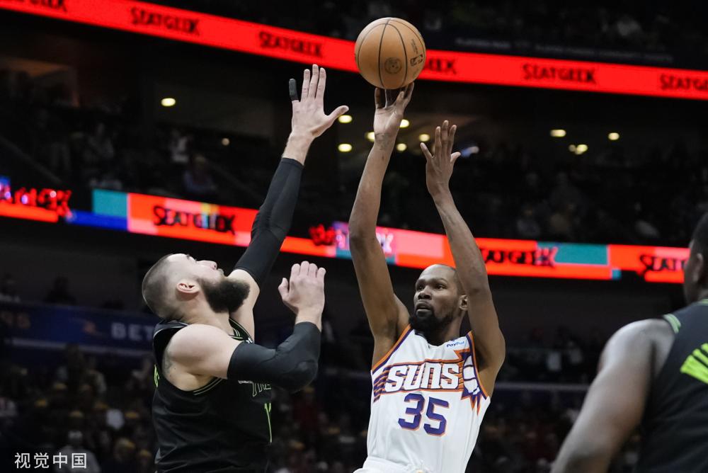 滕哈赫正在 滕哈赫正在