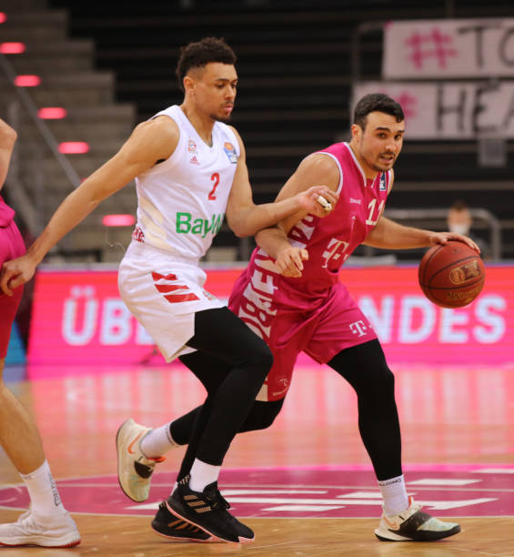 更近距离接 更近距离接